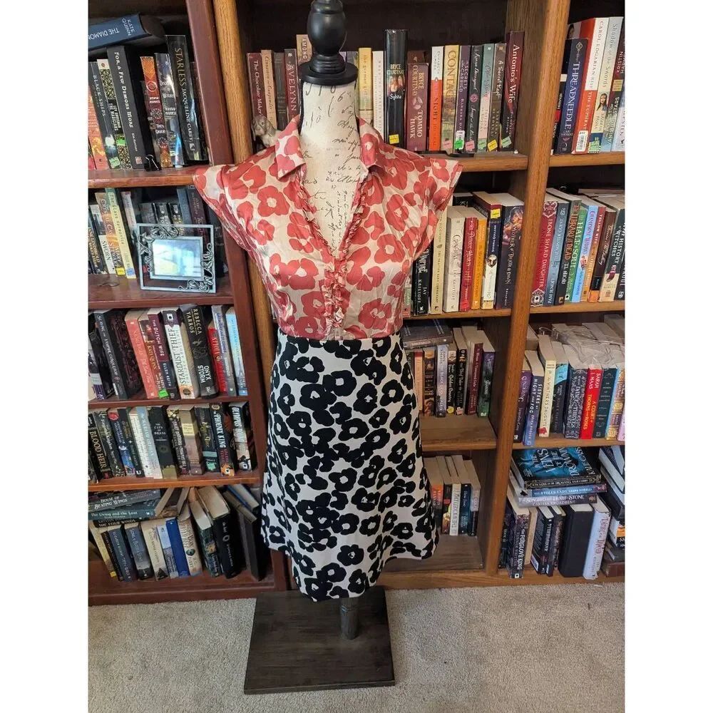 Marc Cain Women’s Size 1 XS 100% Silk Floral Blouse With Patterned MIDI Skirt